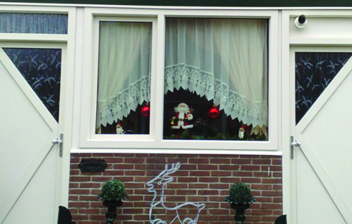 Nieuwe kunststof kozijnen in een woning